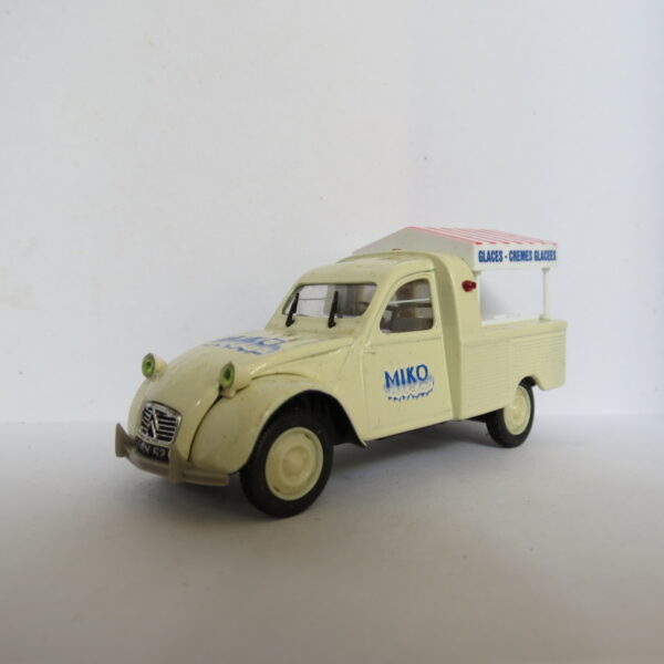 Lot de 30 2CV de collection. – Image 14