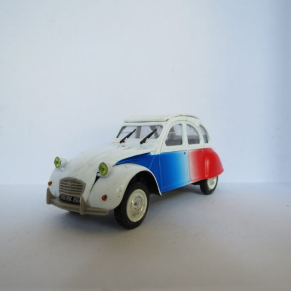 Lot de 30 2CV de collection. – Image 25