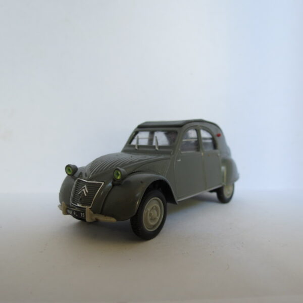 Lot de 30 2CV de collection. – Image 35